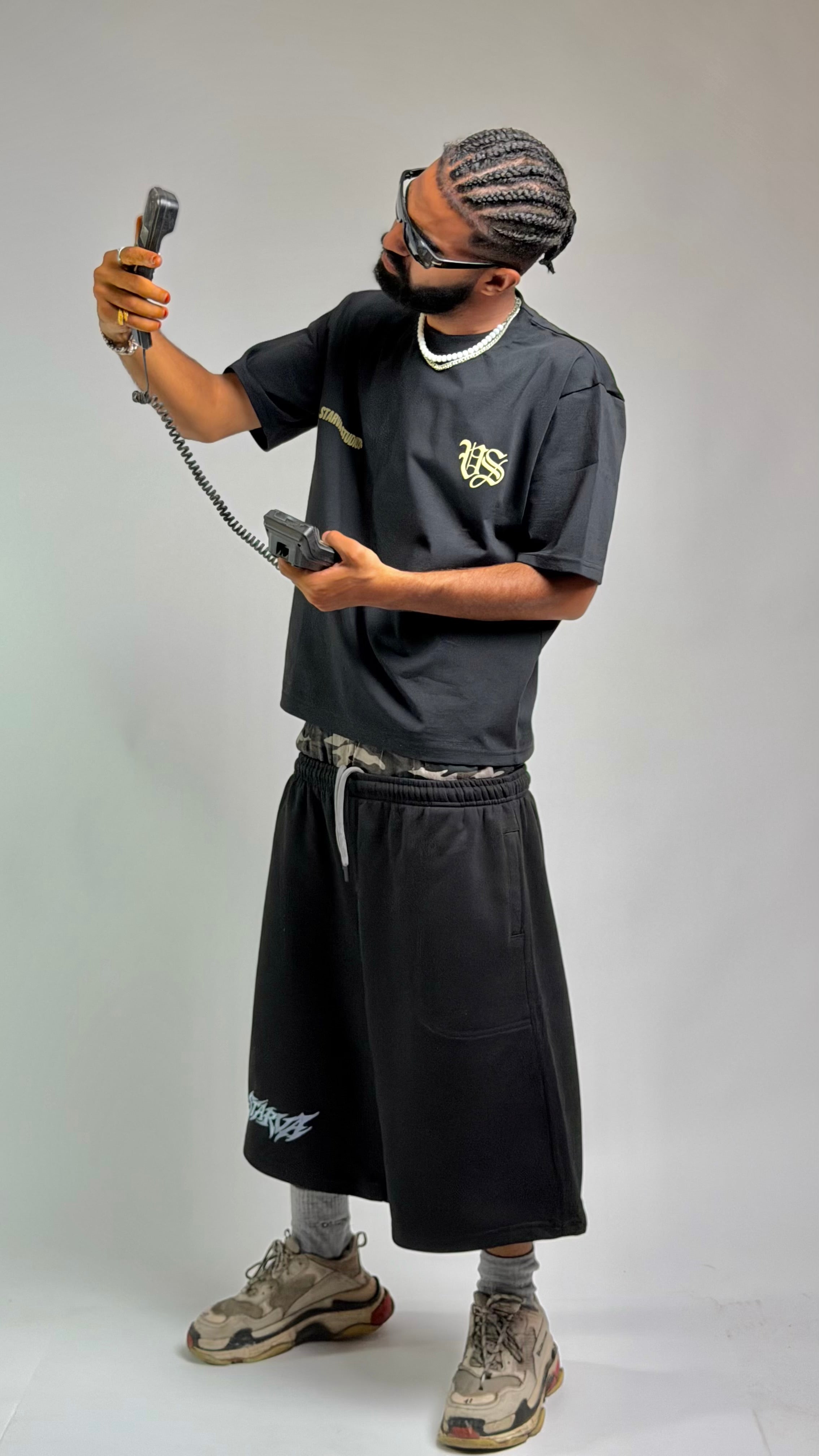 SV WORLD BLACK TEE