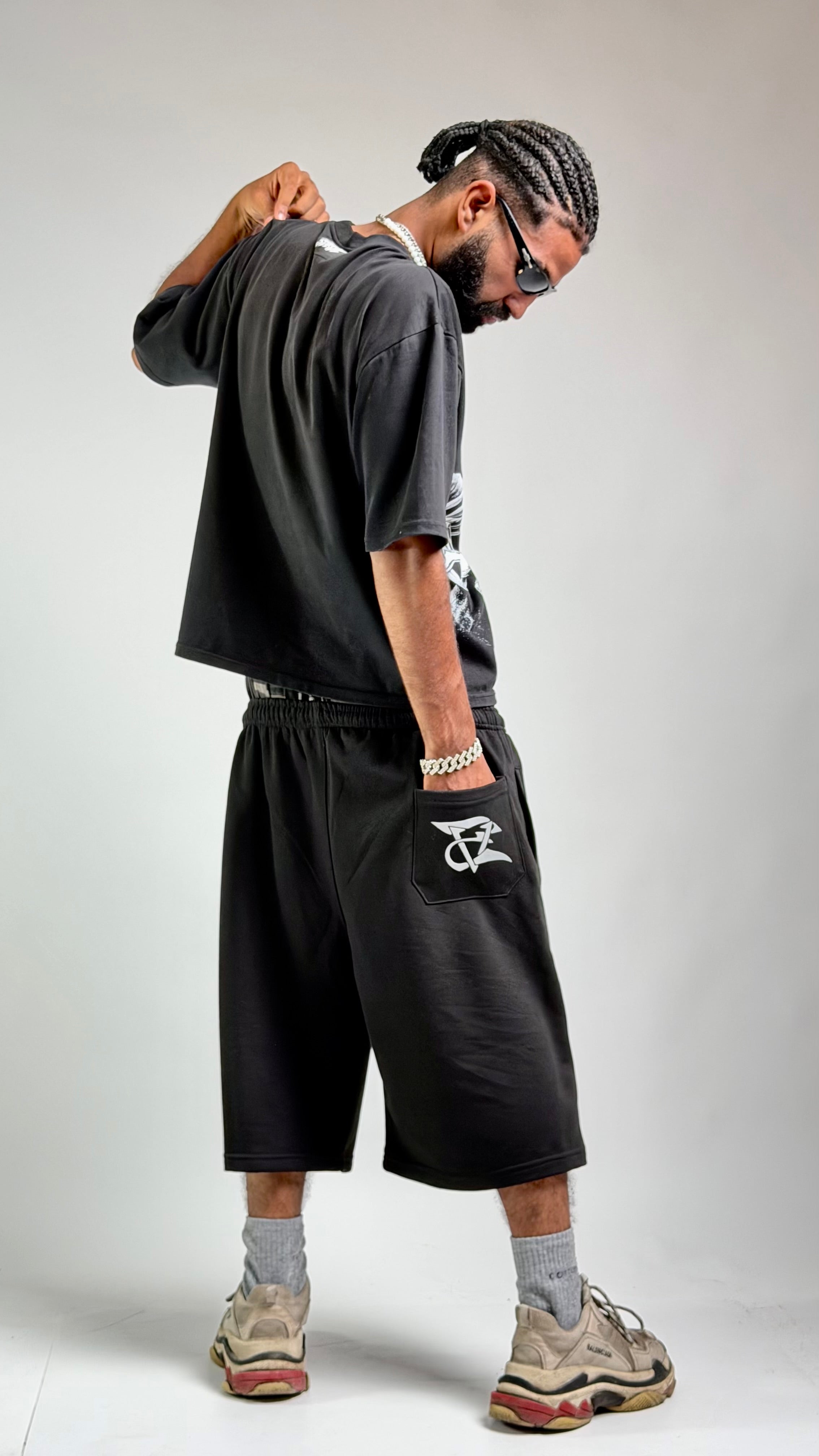 Starva Boxy black tee